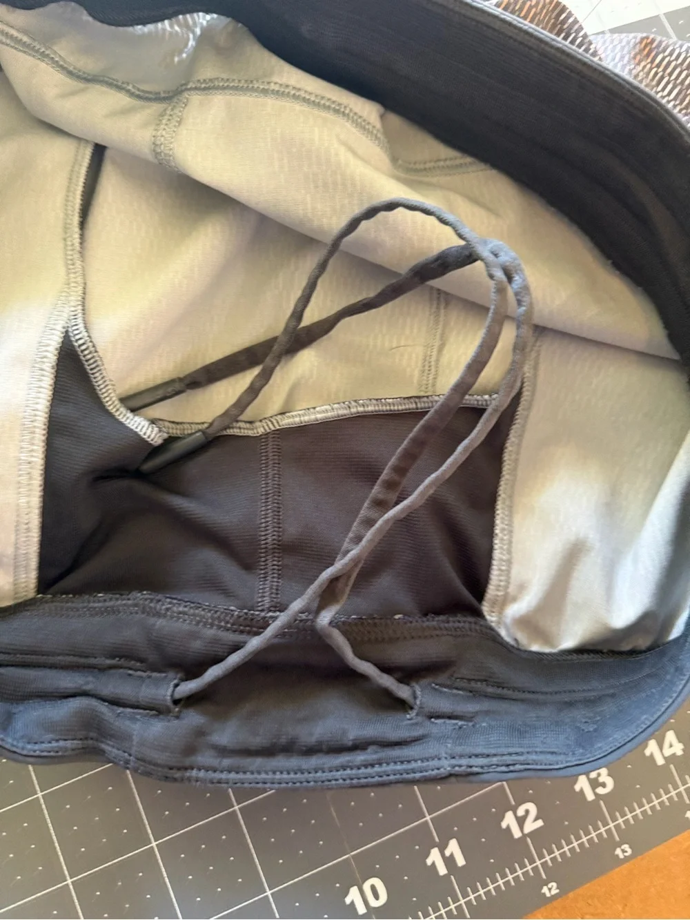 Lululemon Athletica Men's Gray & Brown Patterned Athletic Shorts Size Medium